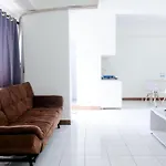 Cozy And Homey 1Br Apartment At Gateway Ahmad Yani Cicadas By Travelio
