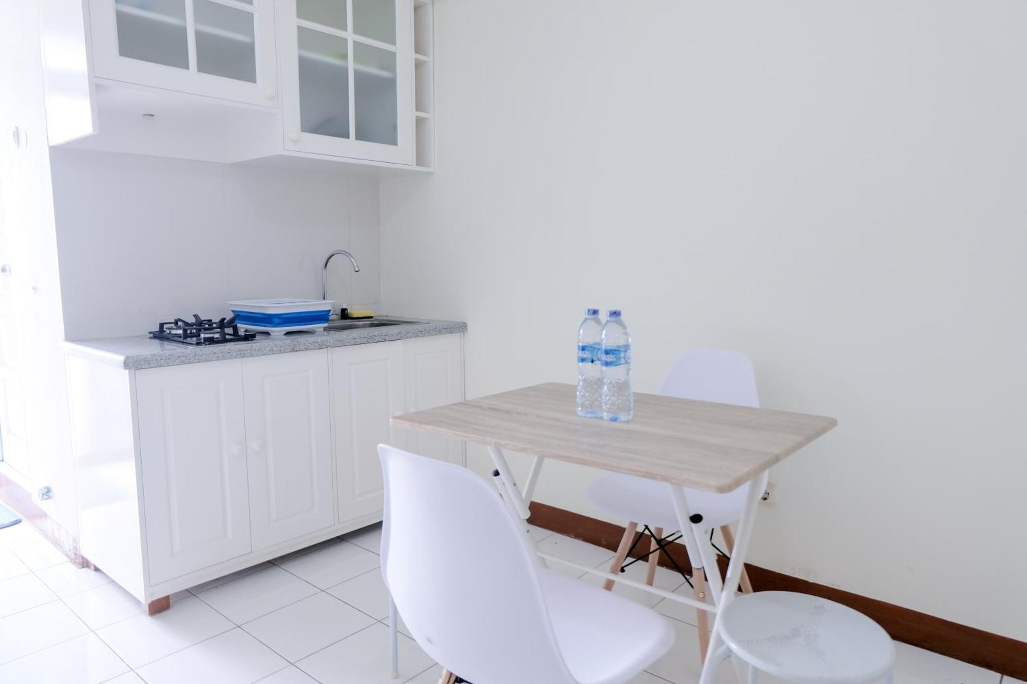 Apartemen Cozy And Homey 1br At Gateway Ahmad Yani Cicadas By Travelio