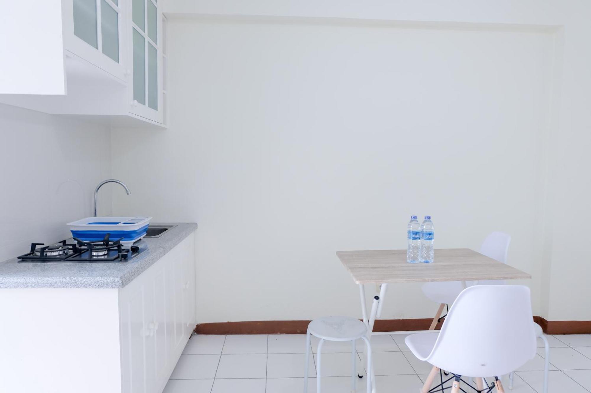 Cozy And Homey 1br At Gateway Ahmad Yani Cicadas By Travelio Apartemen *